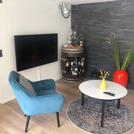 Nyistandsat Hojloftet Kaelderlejlighed Pa 70 M2 I Viborg Centrum, Med Plads Til 4 Personer Exteriör bild